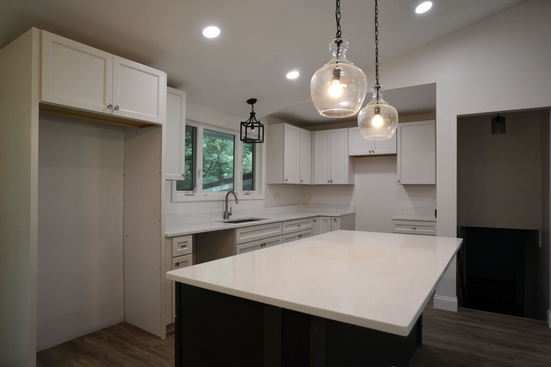 11930 Clark Rd kitchen