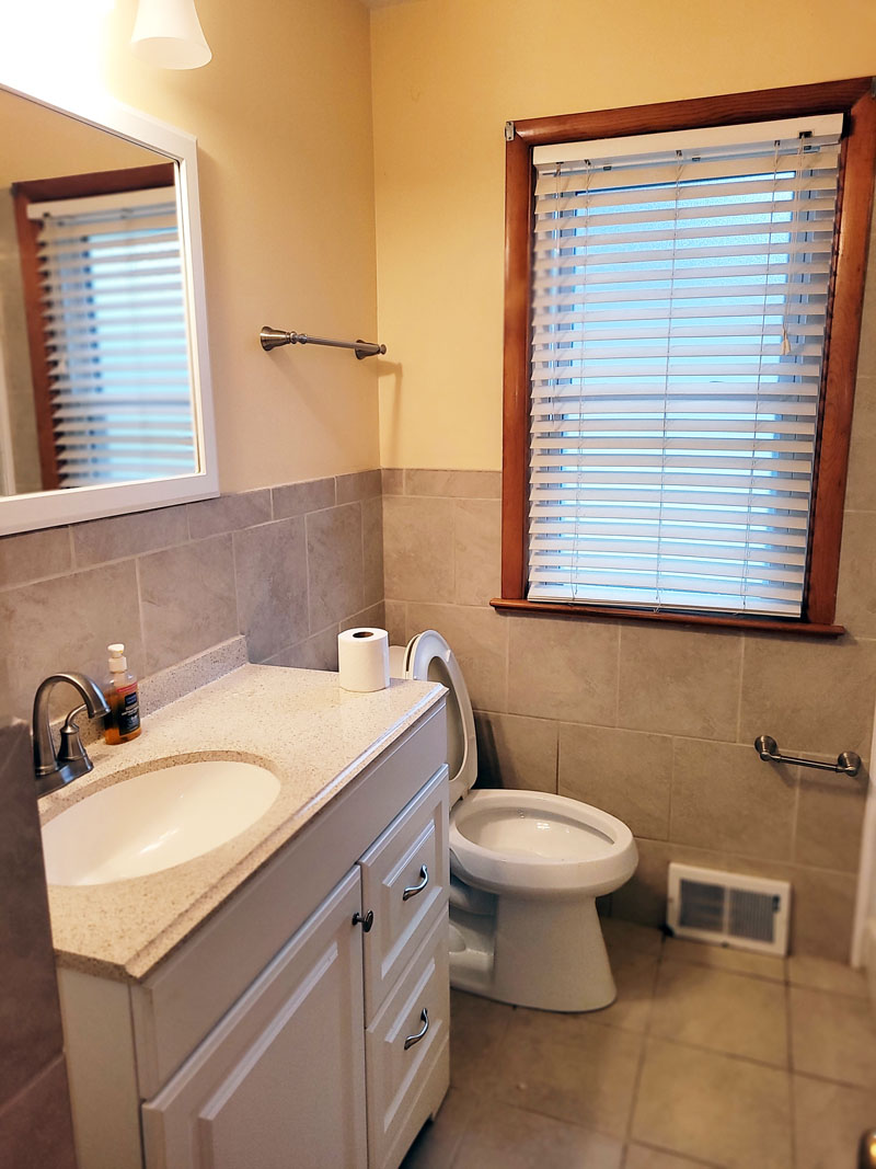 412 E 314th St hall bath