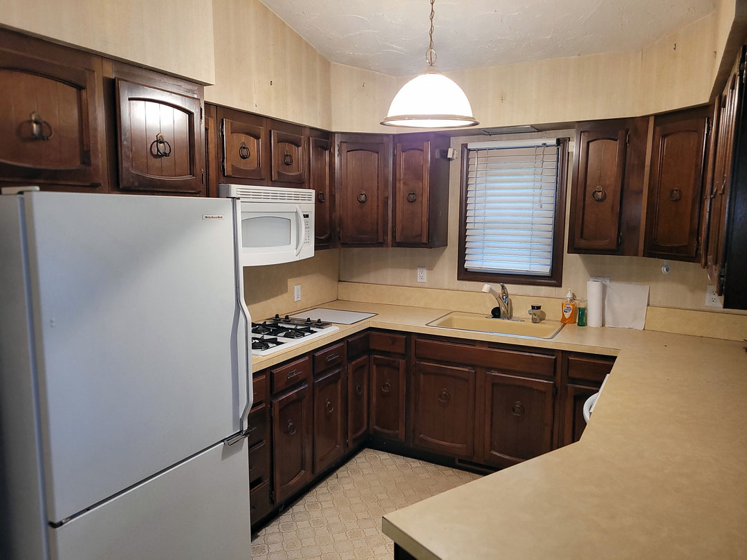 412 E 314th St kitchen