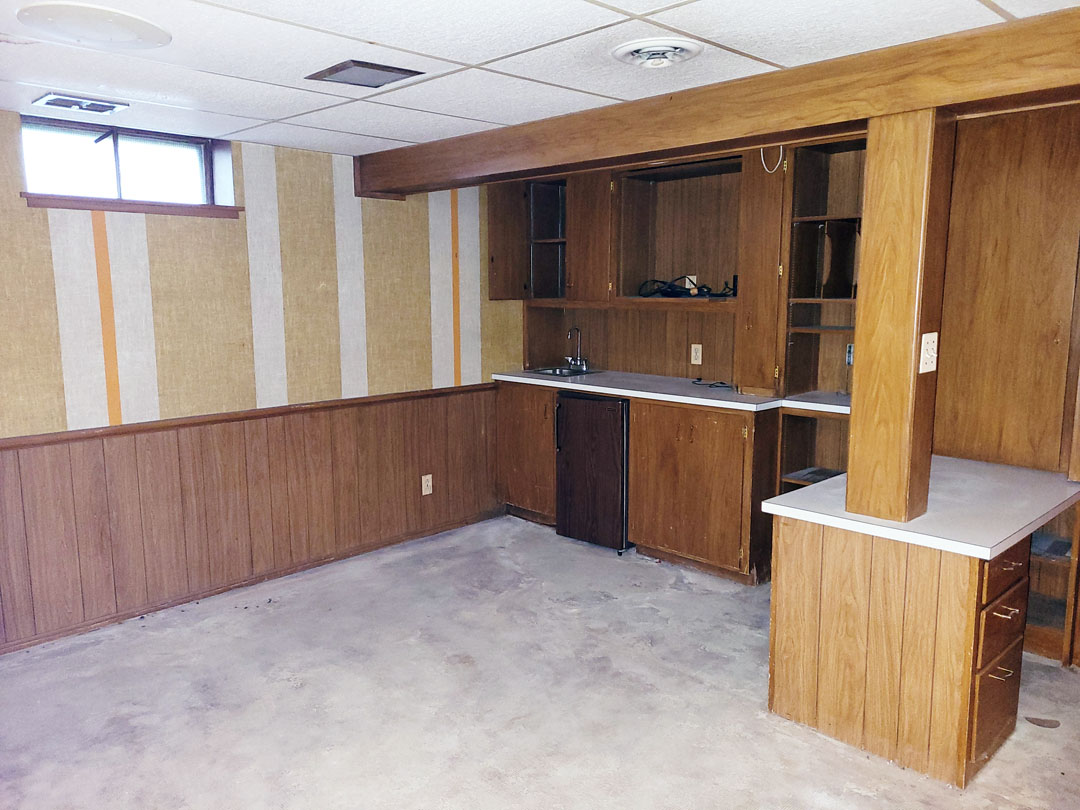 412 E 314th St rec room