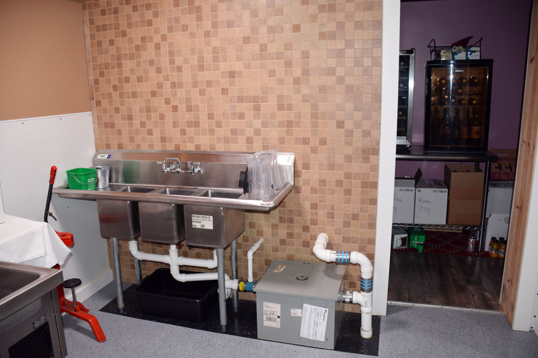 5689 Loveland Rd 3 sink