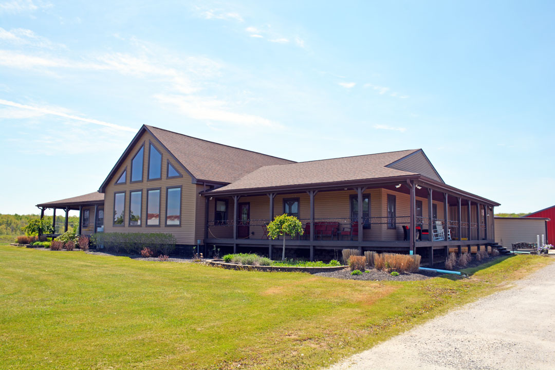 5689 Loveland Rd front