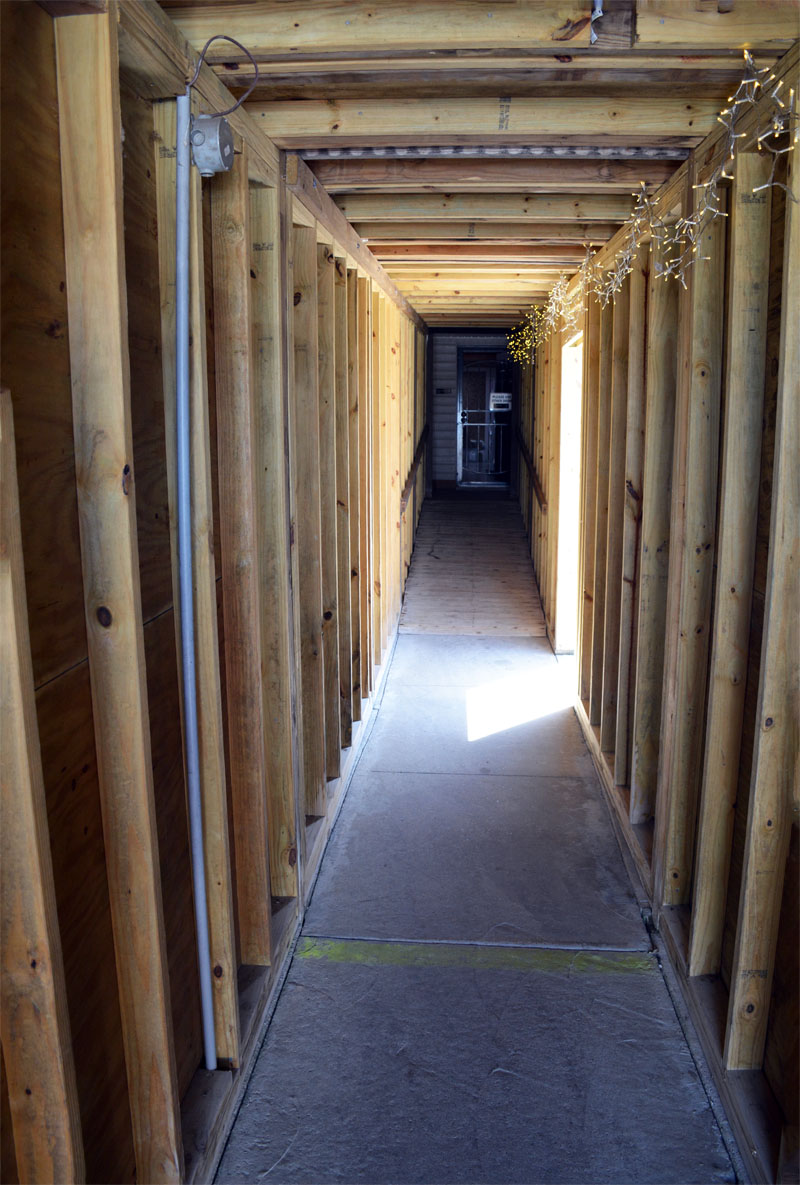 5689 Loveland Rd hallway