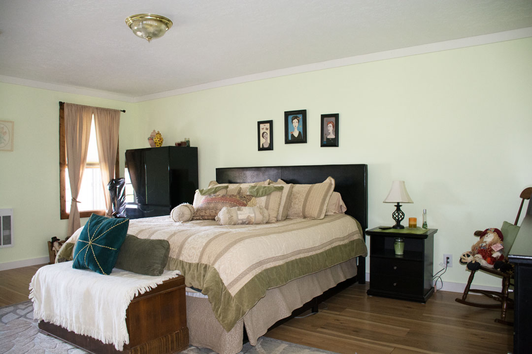 5689 Loveland Rd house