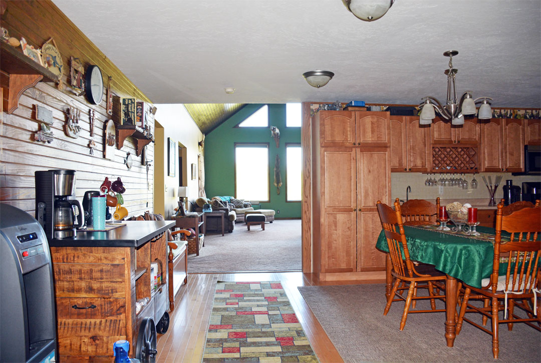 5689 Loveland Rd house