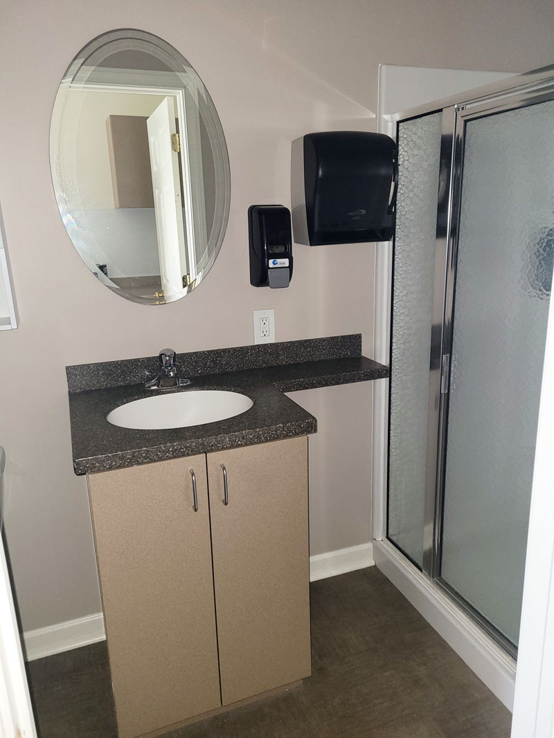 8408 Mayfield bath