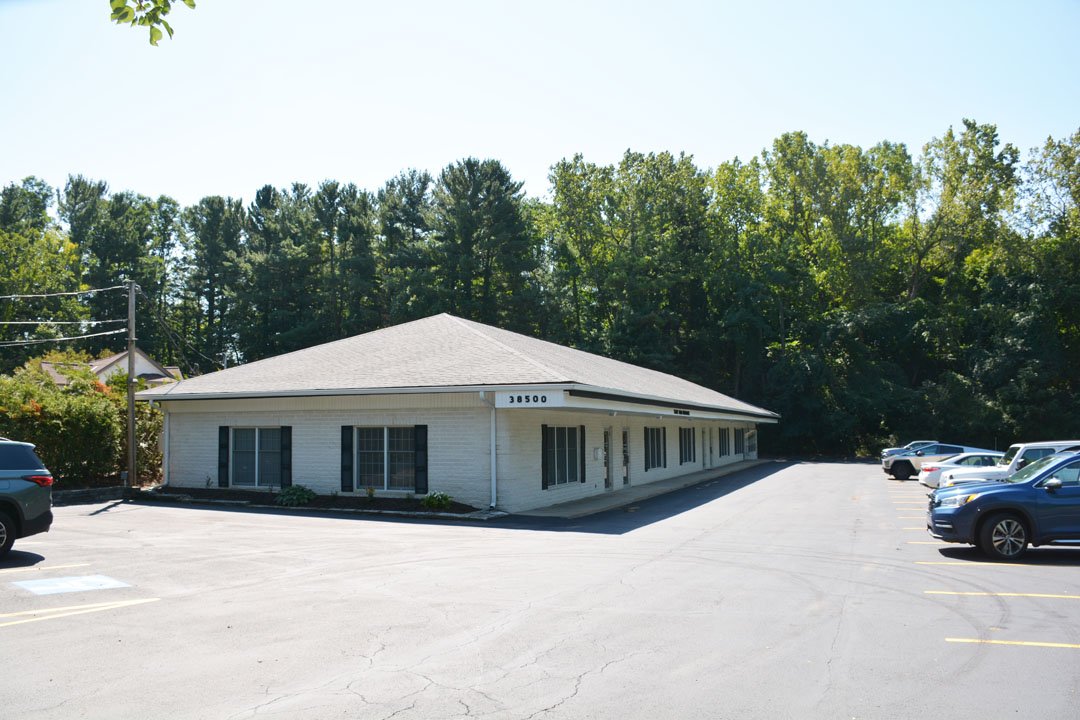 38500 Chardon 6
